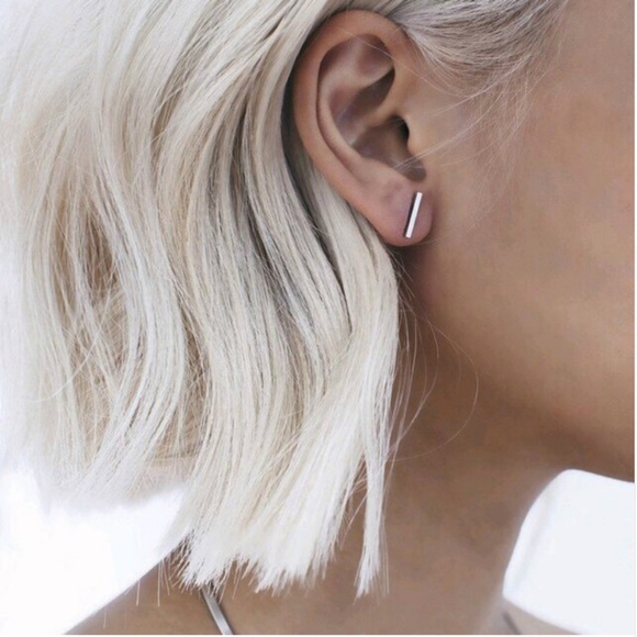Jewelry - BLACK Simple Bar Earing
